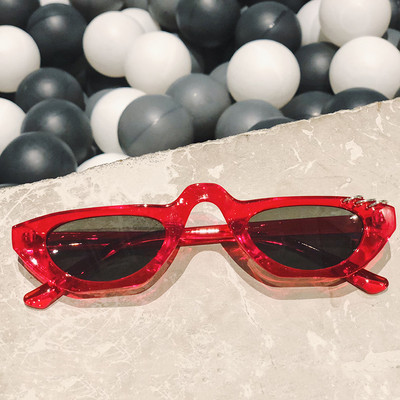 Sieviešu stilīgas saulesbrilles ar plānu rāmi