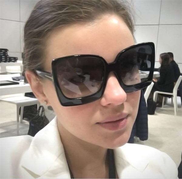 Ochelari de soare patrati voluminosi de dama