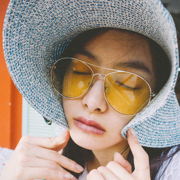 Μοντέρνα  γυαλιά ηλίου σε στρογγυλό σχήμα και λεπτό πλαίσιο για άνδρες και γυναίκες