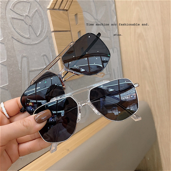 Sieviešu saulesbrilles ar spoguļa efektu