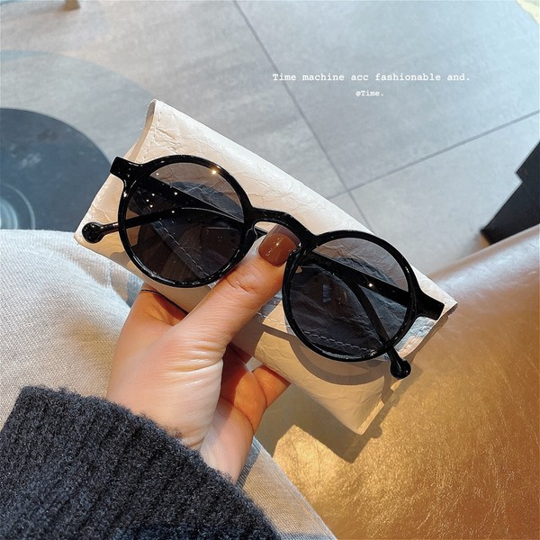 Jauns apaļo saulesbriļļu modelis