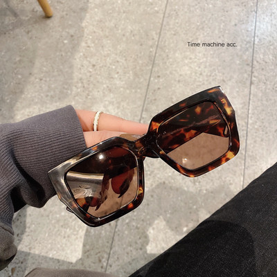 Модерни слънчеви очила с квадратна форма за жени