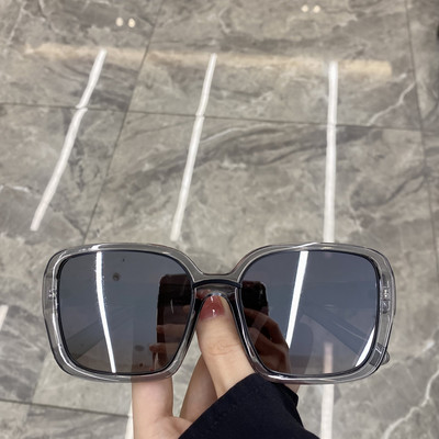 Γυναικεία γυαλιά με τετράγωνο σχήμα και φαρδύ πλαίσιο