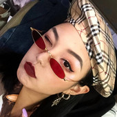 Γυναικεία γυαλιά σε διάφορα χρώματα