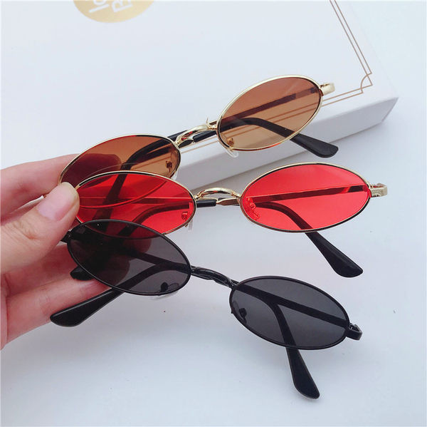 Γυναικεία γυαλιά σε διάφορα χρώματα