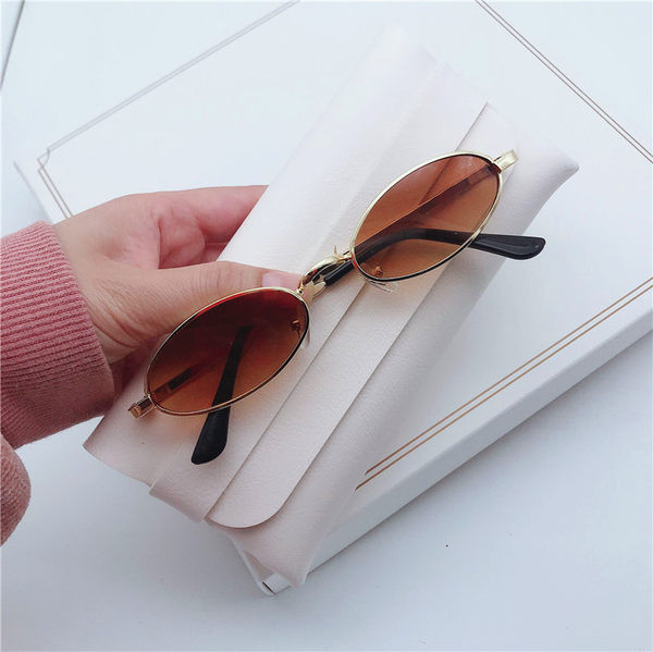 Γυναικεία γυαλιά σε διάφορα χρώματα