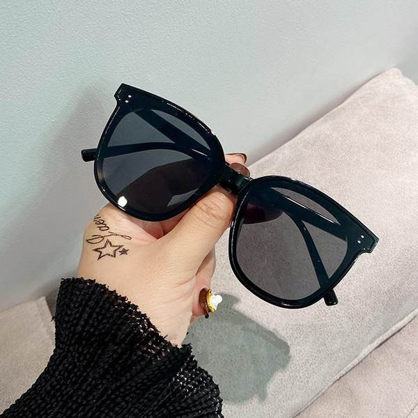 Novi model okruglih ženskih naočala