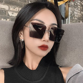 Stilīgas sieviešu kvadrātveida brilles ar plānu rāmi