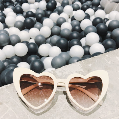 Stilīgas sieviešu kaķacu saulesbrilles