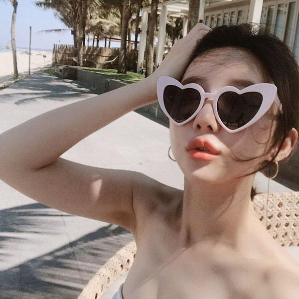 Stilīgas sieviešu kaķacu saulesbrilles