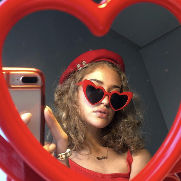 Stilīgas sieviešu kaķacu saulesbrilles