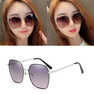 Jauns sieviešu polarizēto briļļu modelis ar plānu rāmi