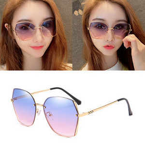 Дамски слънчеви очила с тънка рамка- в няколко цвята