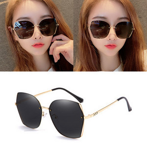 Дамски слънчеви очила с тънка рамка- в няколко цвята