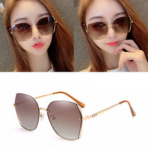 Дамски слънчеви очила с тънка рамка- в няколко цвята