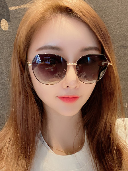 Jauns saulesbriļļu modelis ar UV aizsardzību sievietēm