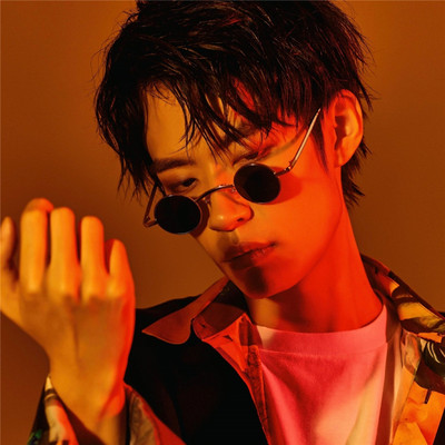 Aktuālās apaļās mini saulesbrilles vīriešiem un sievietēm