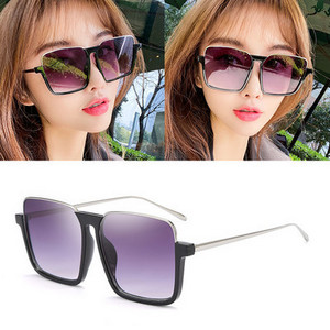 Ikdienas sieviešu kvadrātveida brilles