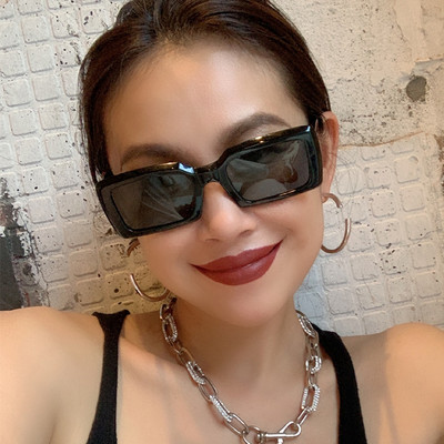 Ochelari de soare eleganti de dama in forma patrata cu rama lata