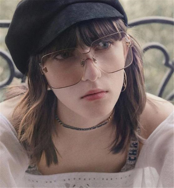 Modernas sieviešu maskas tipa brilles