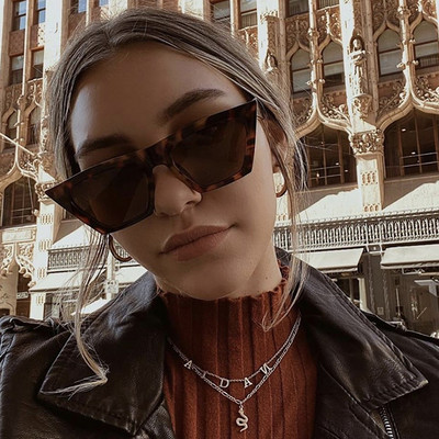 Sieviešu saulesbrilles kvadrāta formā ar platu rāmi