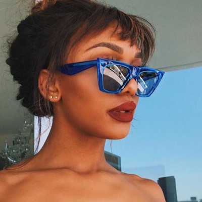 Sieviešu saulesbrilles kvadrāta formā ar platu rāmi