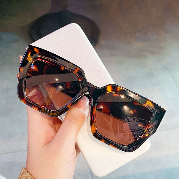 Sieviešu modernās brilles ar dzīvnieku apdruku