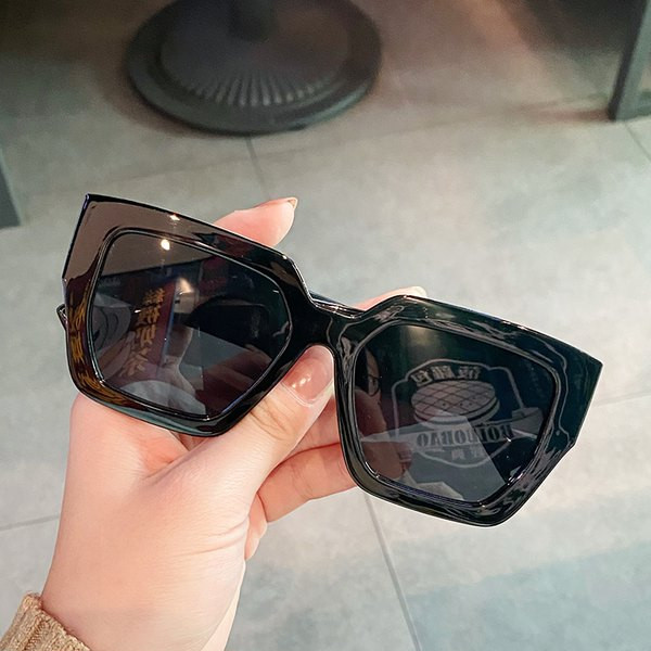 Sieviešu modernās brilles ar dzīvnieku apdruku