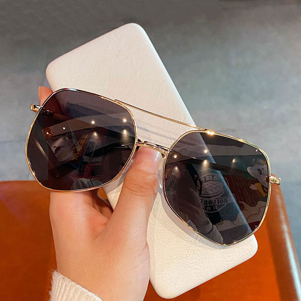 Jauns vīriešu briļļu modelis ar apaļu formu