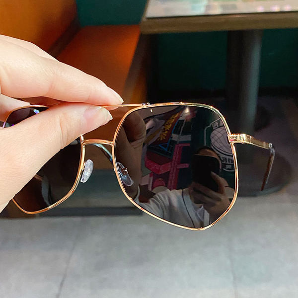 Jauns vīriešu briļļu modelis ar apaļu formu