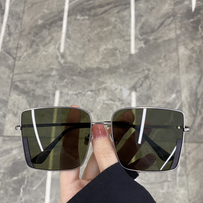 Sieviešu saulesbrilles ar plāniem rāmjiem