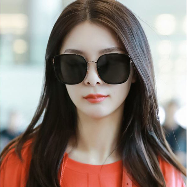 Jauns sieviešu saulesbriļļu modelis ar kvadrātveida formu - vairākās krāsās
