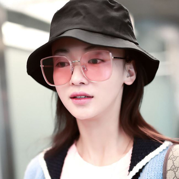 Jauns sieviešu saulesbriļļu modelis ar kvadrātveida formu - vairākās krāsās