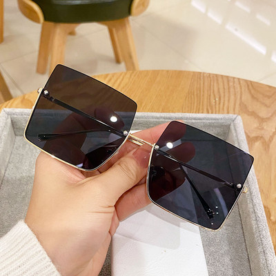 Jauns sieviešu briļļu modelis ar kvadrātveida formu divās krāsās