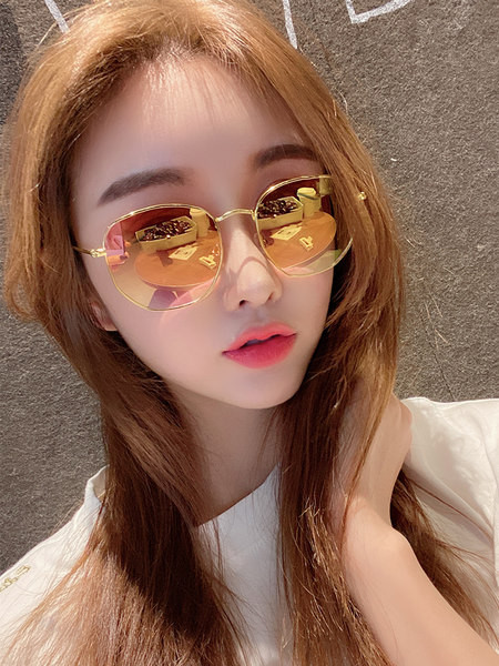 Sieviešu polarizētās brilles ar plānu metāla rāmi