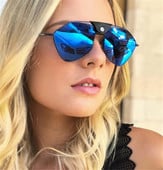 Modernas brilles ar spoguļa efektu un eko ādas elementiem