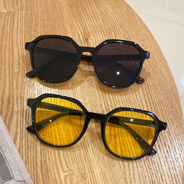 Sieviešu retro stila brilles ar apaļu formu