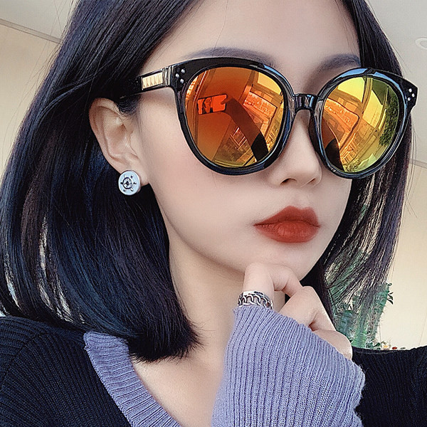 Ochelari de soare de damă actuali cu efect de oglindă