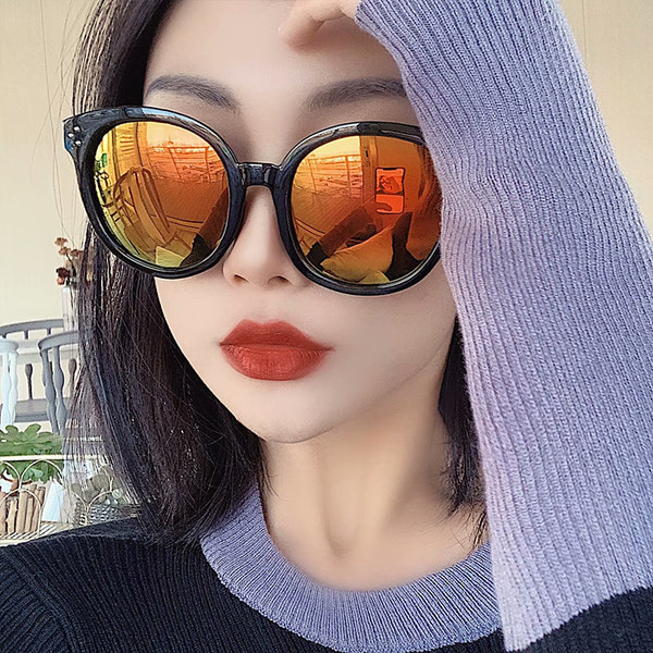 Ochelari de soare de damă actuali cu efect de oglindă