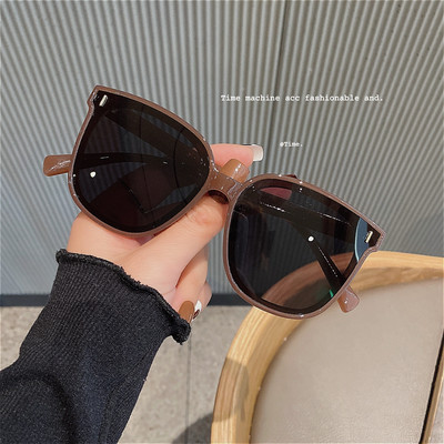 Ochelari de soare rotunzi pentru femei