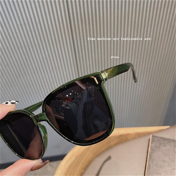 Ochelari de soare rotunzi pentru femei