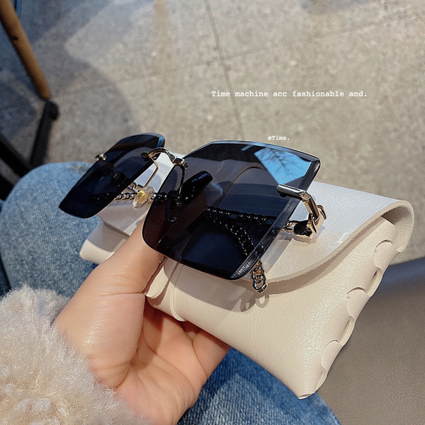 Sieviešu retro saulesbrilles ar metāla rāmjiem