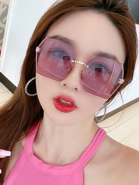 Modernas polarizētas sieviešu brilles četrās krāsās