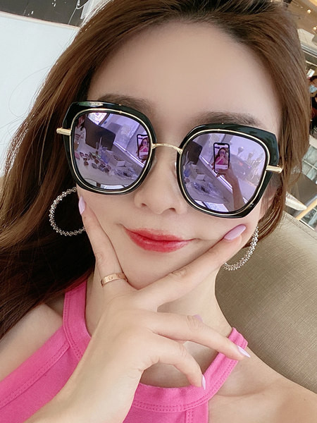 Sieviešu brilles ar UV aizsardzību un plānu rāmi