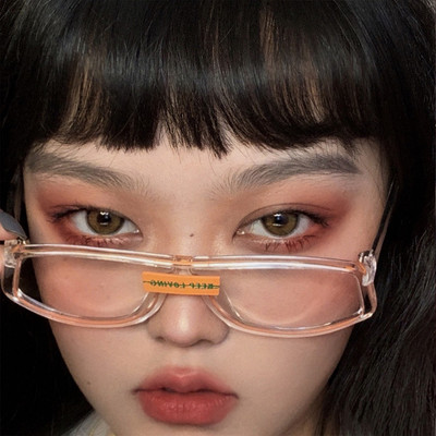 Stilīgas sieviešu saulesbrilles