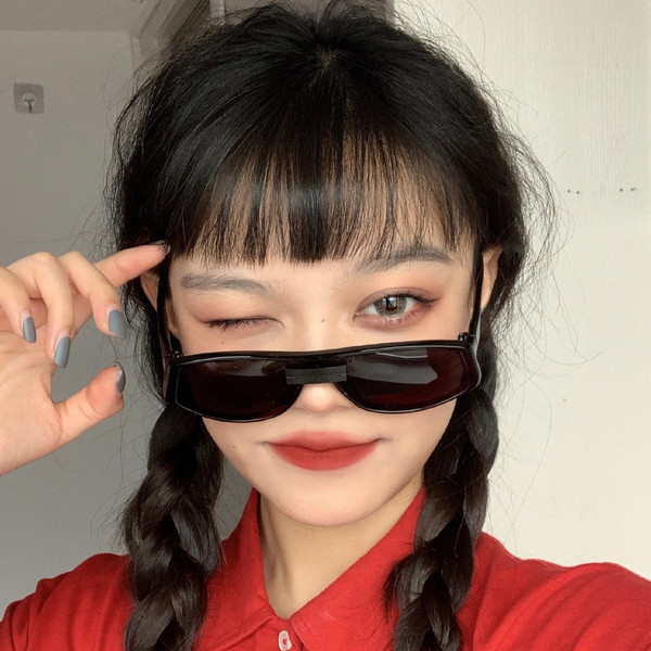 Stilīgas sieviešu saulesbrilles