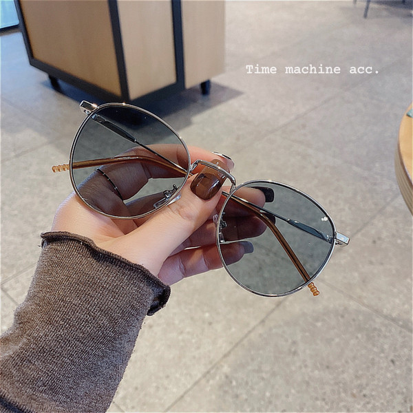 Ženske retro naočale sa metalnim okvirom