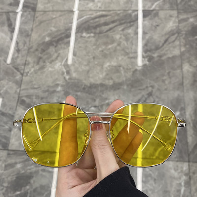 Sieviešu saulesbrilles ar plānu rāmi - dažādas krāsas