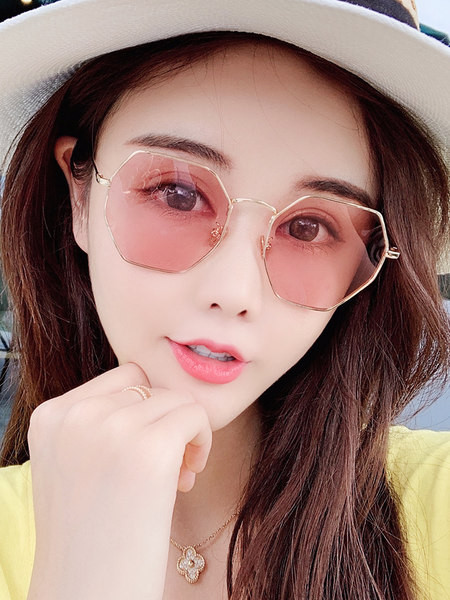 Jauns polarizēto saulesbriļļu modelis ar metāla rāmi