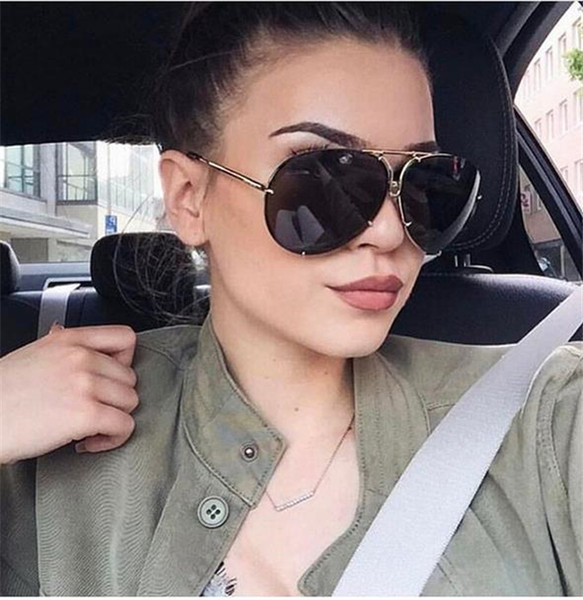 Sieviešu saulesbrilles aviatora modelī